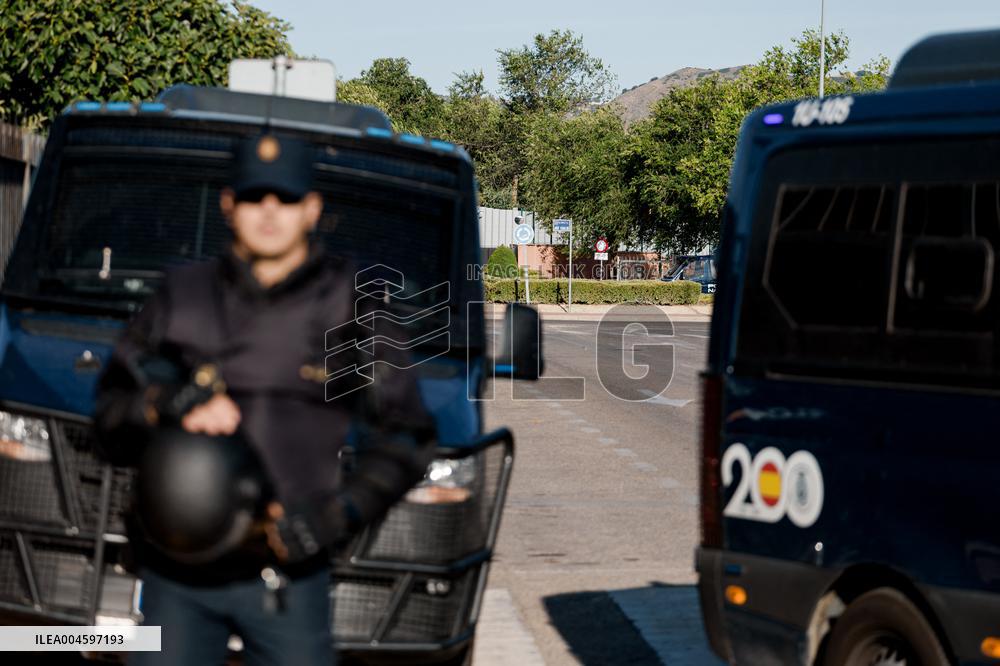 Protest in Alcalá de Henares Calls for Closure of Illegal Drug Center - Madrid