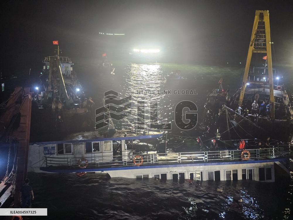 37 Tourists Dead After Ferry Capsizes - Vietnam