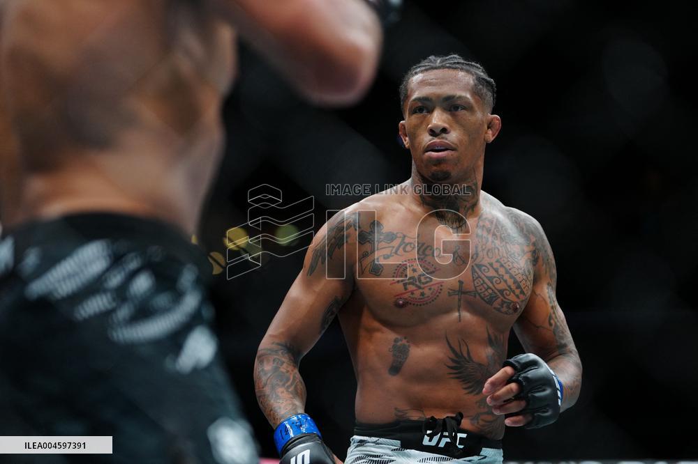 UFC318: Phillips v Oliveira