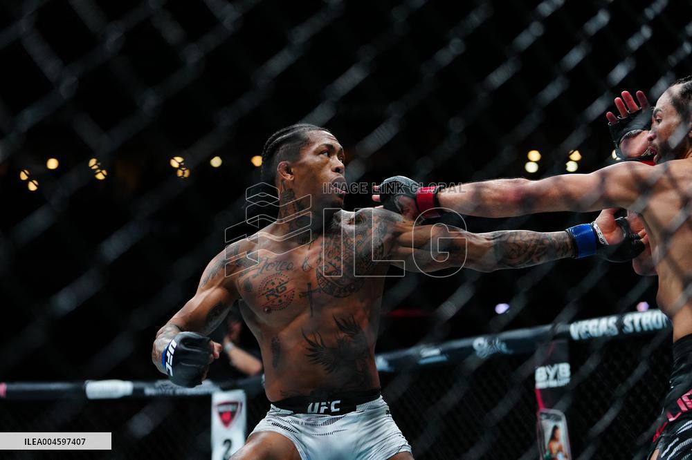 UFC318: Phillips v Oliveira