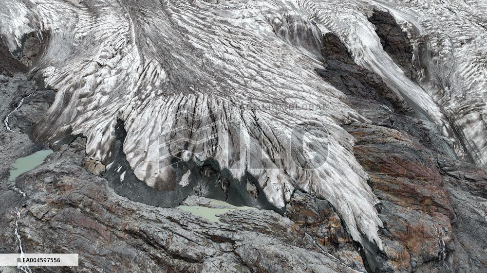 Sapukonglagabo Mountain - China