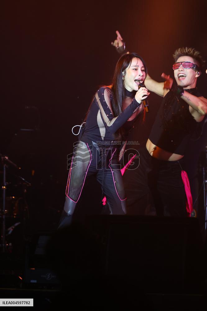 Taiwanese Singer Landy Wen's Concert in Taipei