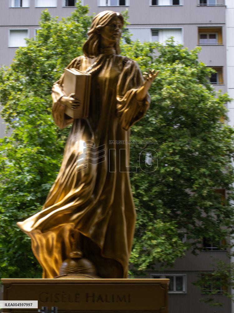 Ten Women Honoured On Rue De La Chapelle - Paris
