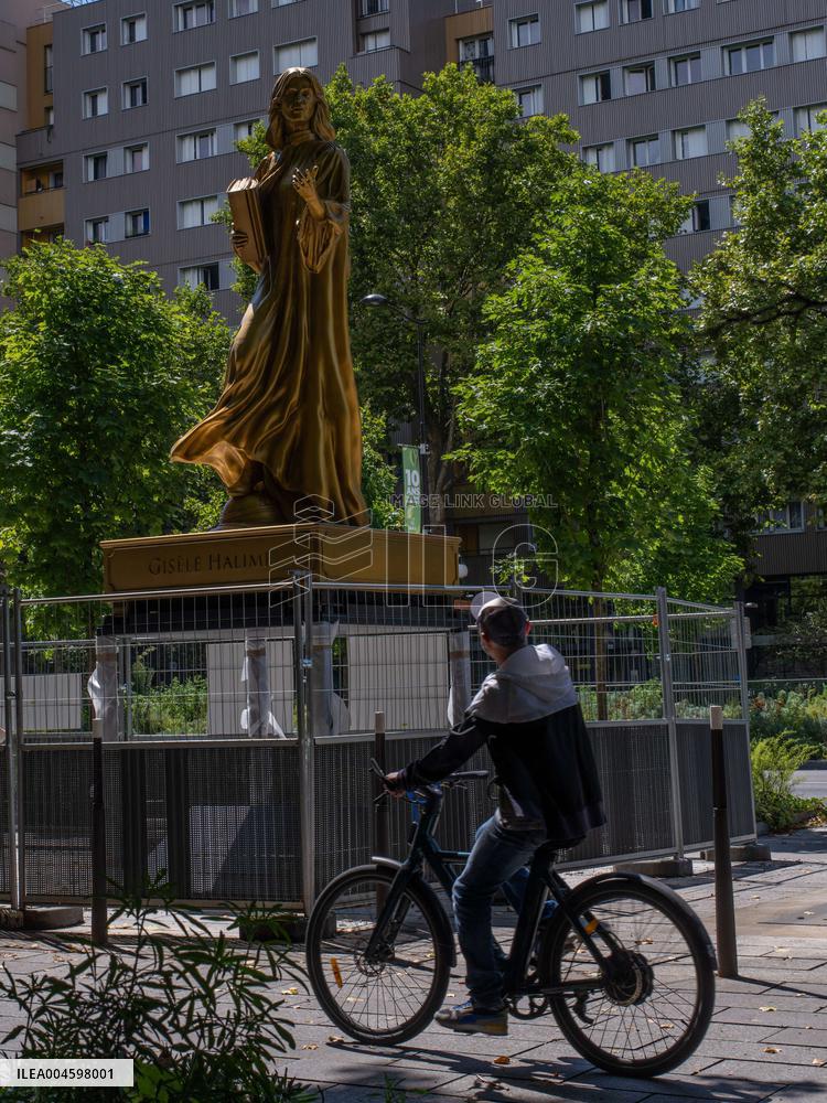 Ten Women Honoured On Rue De La Chapelle - Paris