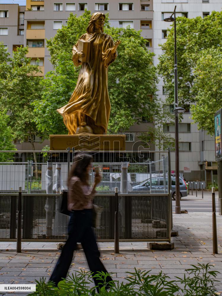 Ten Women Honoured On Rue De La Chapelle - Paris