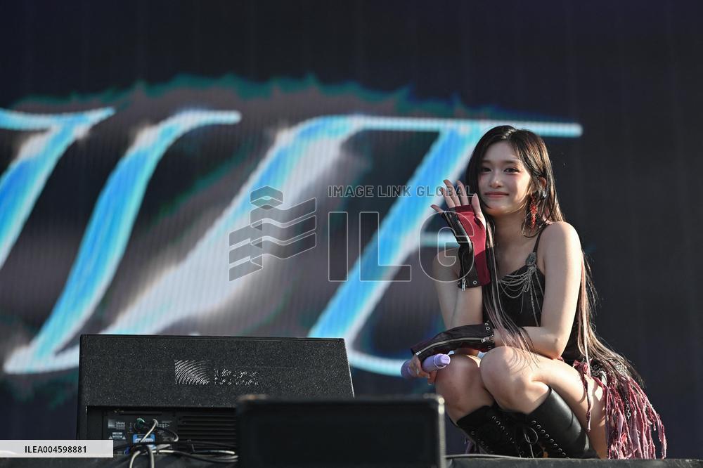 Lollapalooza Festival - Ive performs - Paris