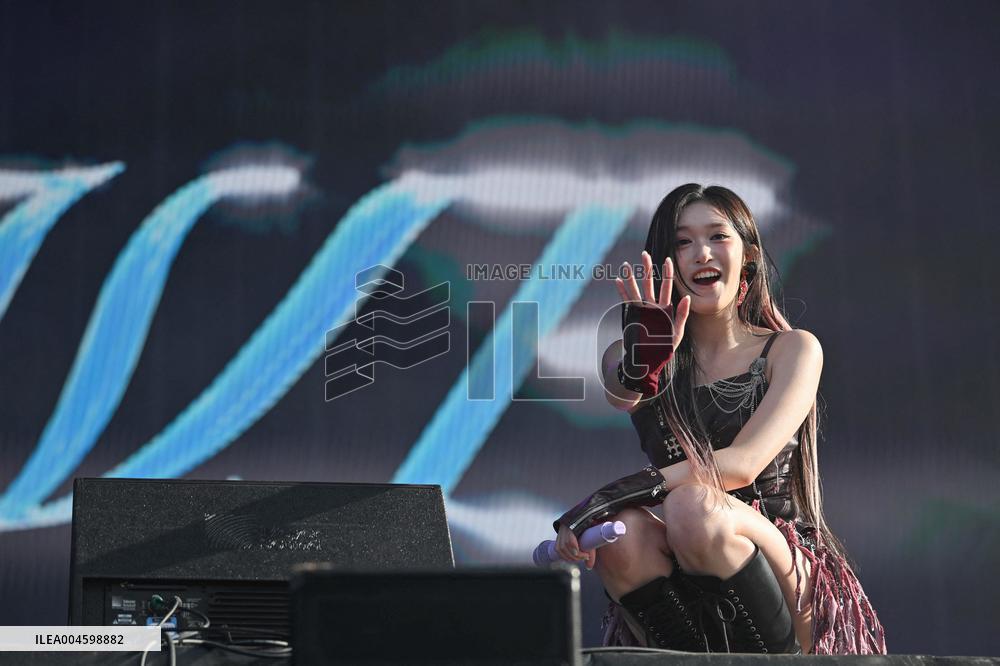 Lollapalooza Festival - Ive performs - Paris