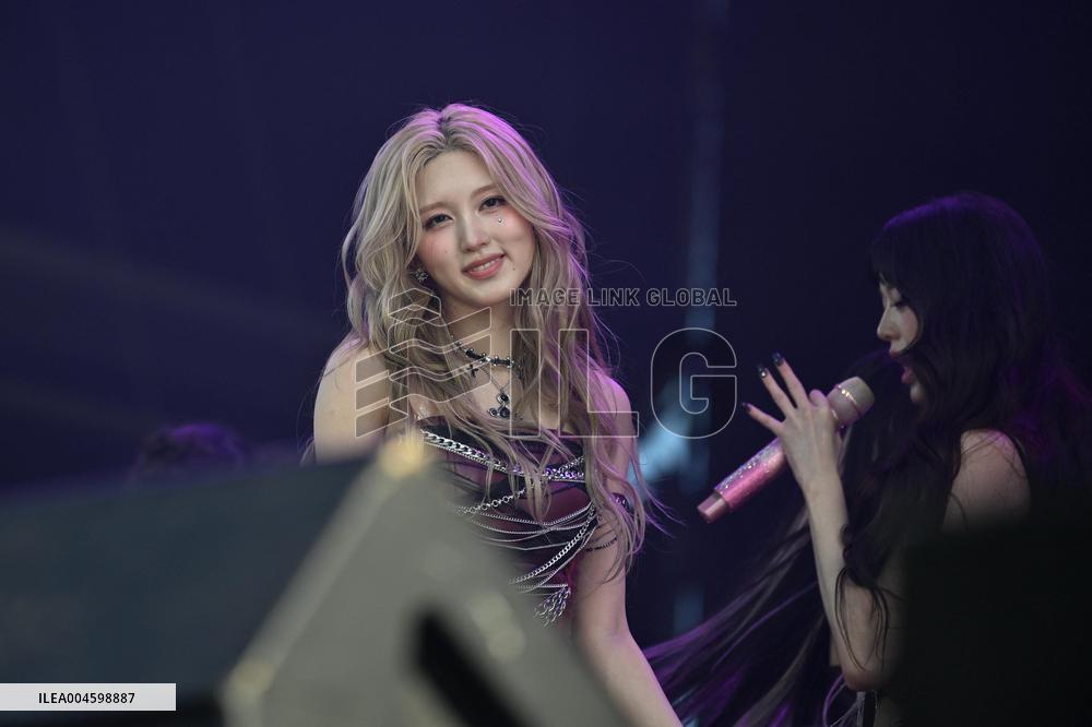 Lollapalooza Festival - Ive performs - Paris