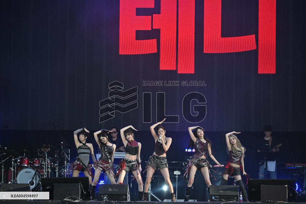 Lollapalooza Festival - Ive performs - Paris