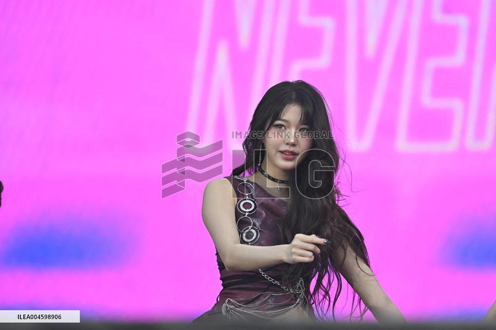 Lollapalooza Festival - Ive performs - Paris