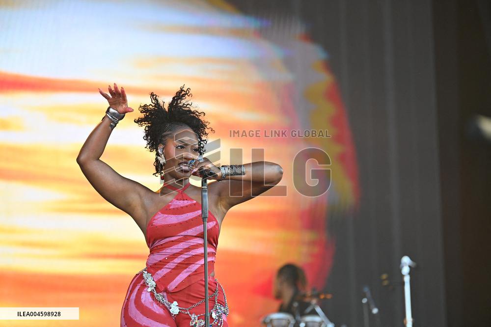 Lollapalooza Festival - Tems - Paris