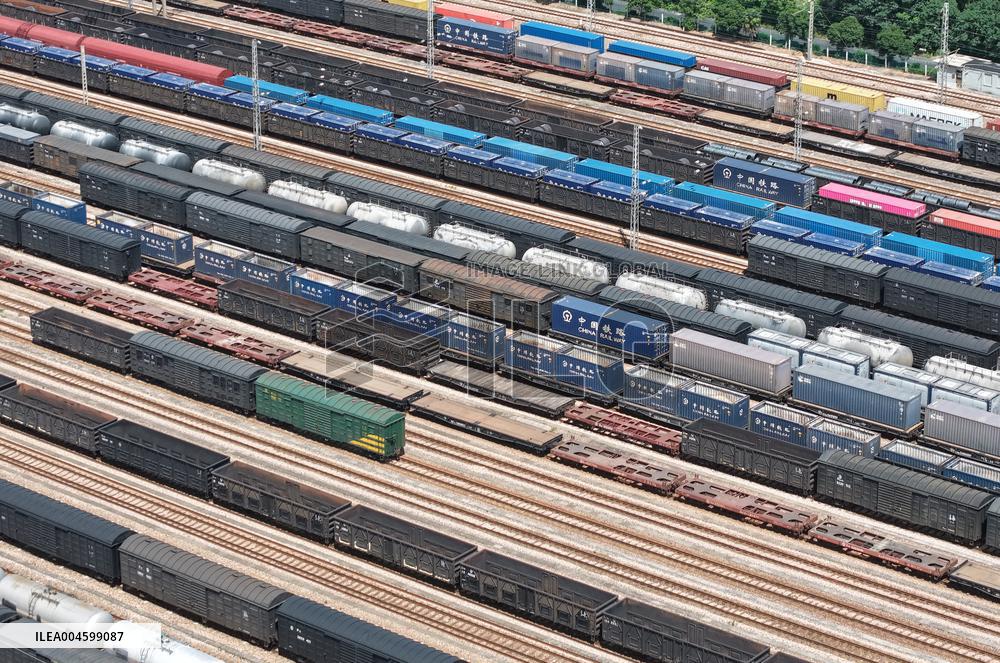 China Railway Freight Volume Increase in H1 2025