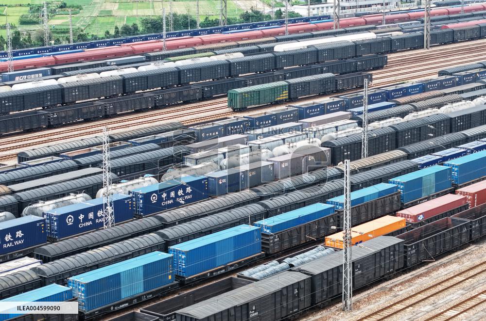 China Railway Freight Volume Increase in H1 2025