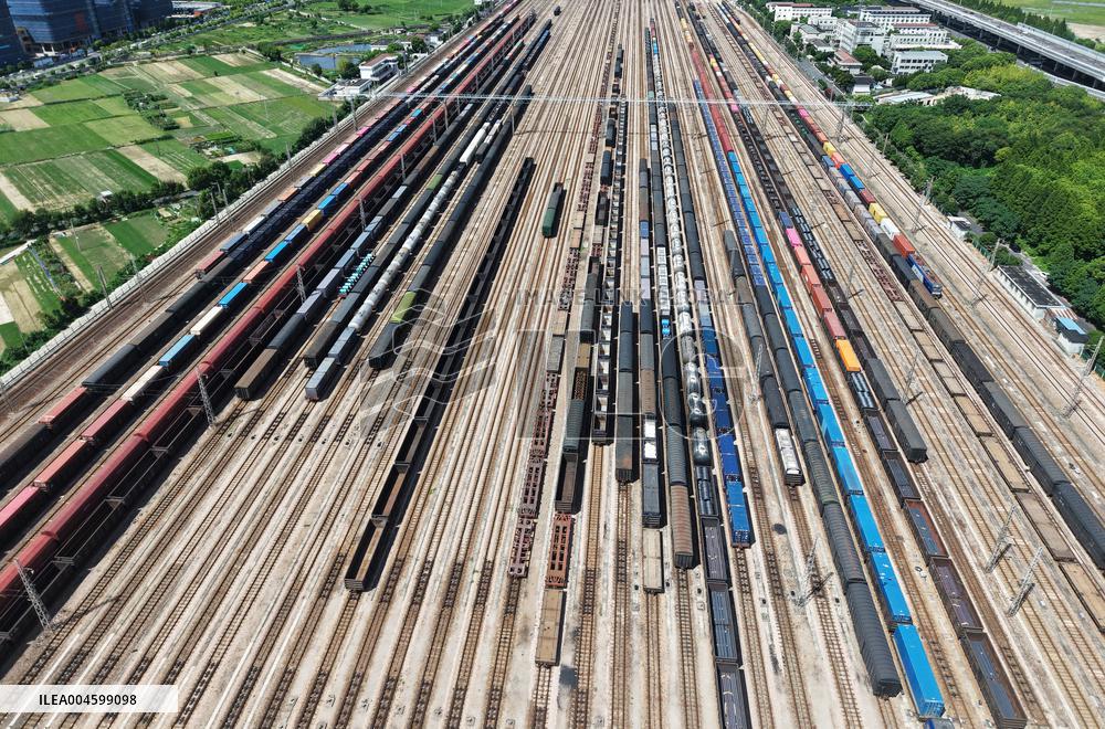 China Railway Freight Volume Increase in H1 2025