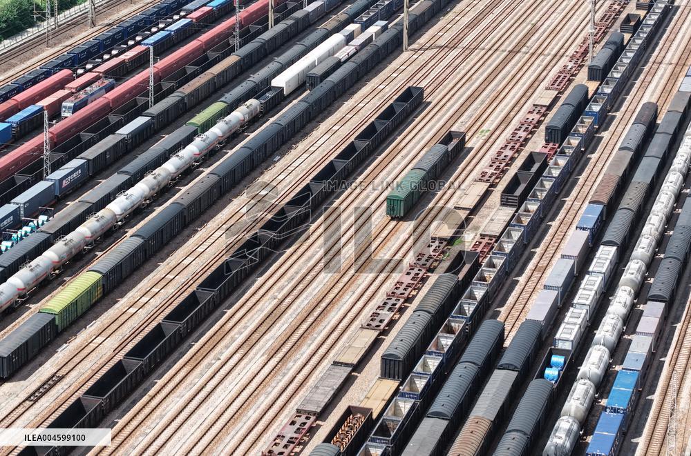 China Railway Freight Volume Increase in H1 2025