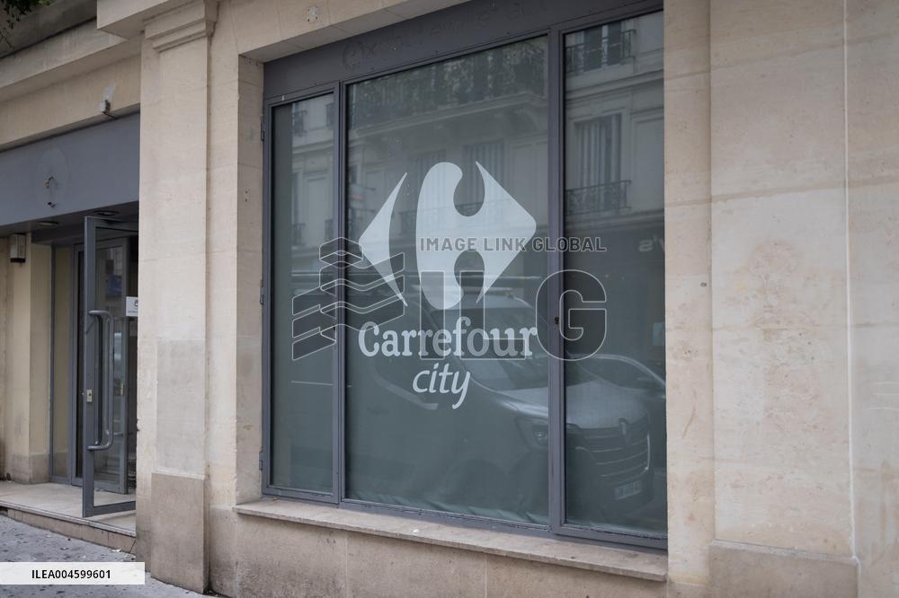 Paris Elite In Revolt Over Supermarket Opening - Paris