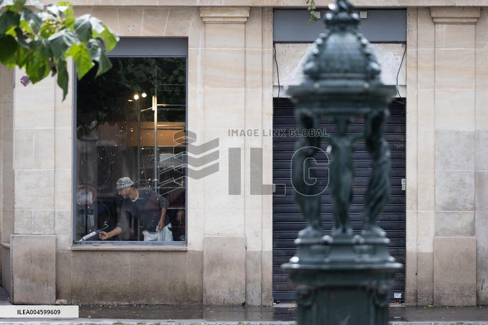 Paris Elite In Revolt Over Supermarket Opening - Paris