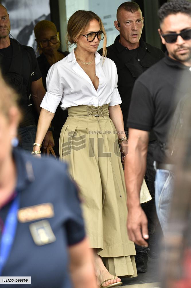 Jennifer Lopez Arrives In Pisa - Italy