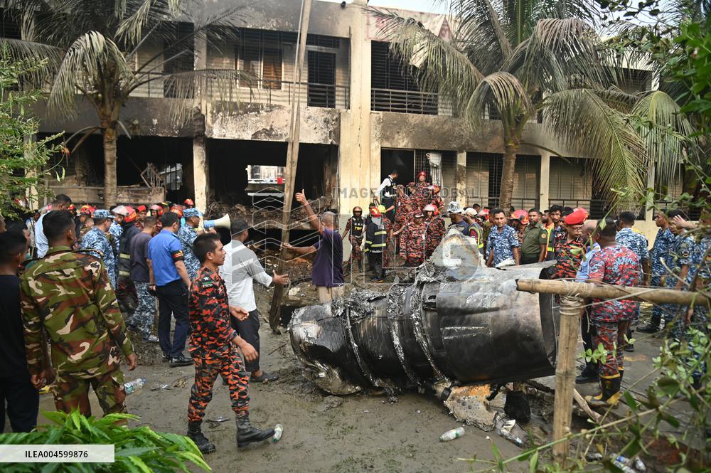 Air Force Training Jet Crash On School Campus - Dhaka