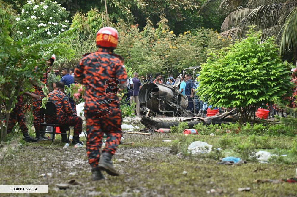 Air Force Training Jet Crash On School Campus - Dhaka