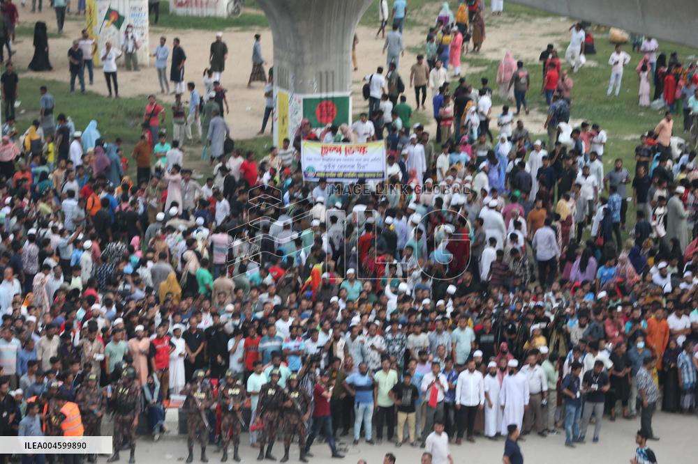 Air Force Training Jet Crash On School Campus - Dhaka