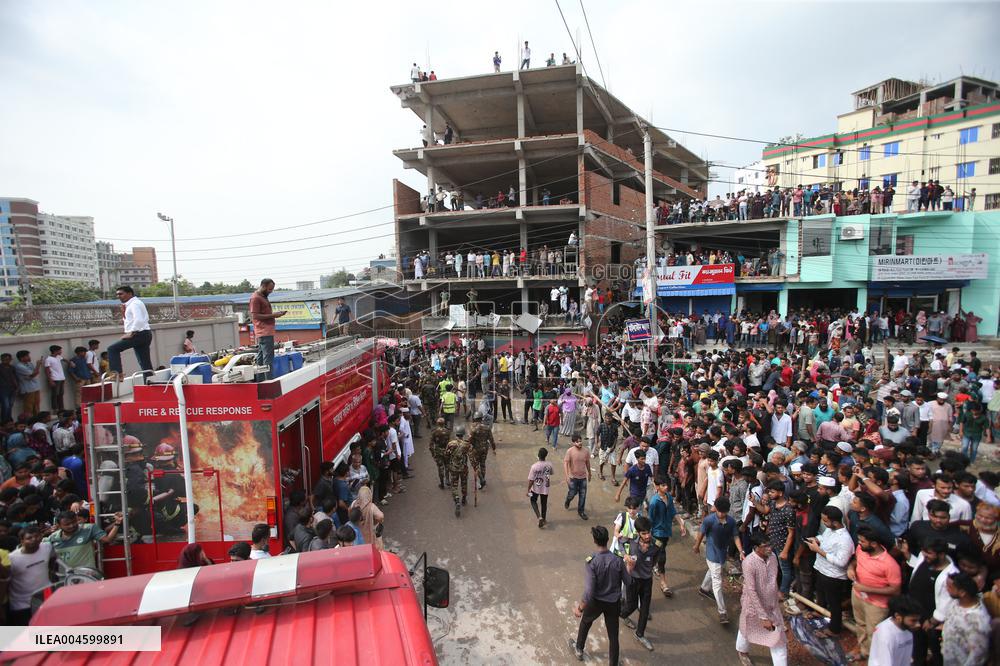 Air Force Training Jet Crash On School Campus - Dhaka