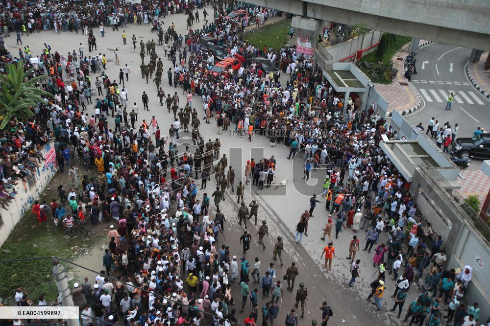 Air Force Training Jet Crash On School Campus - Dhaka