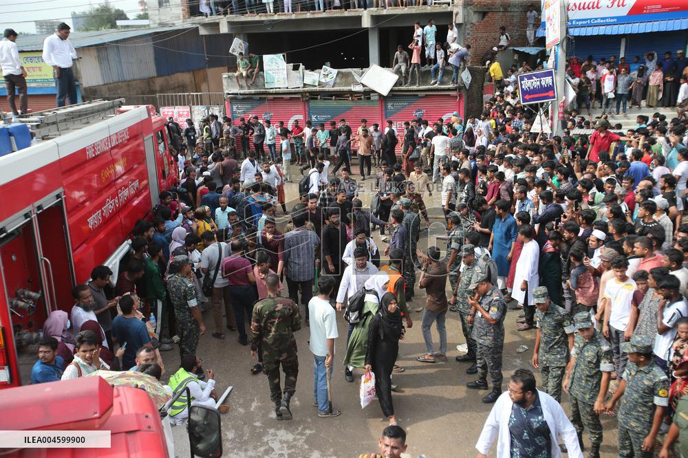 Air Force Training Jet Crash On School Campus - Dhaka