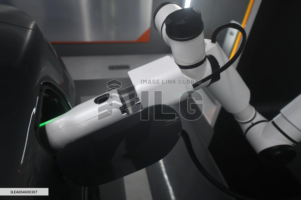 Intelligent Charging Robot