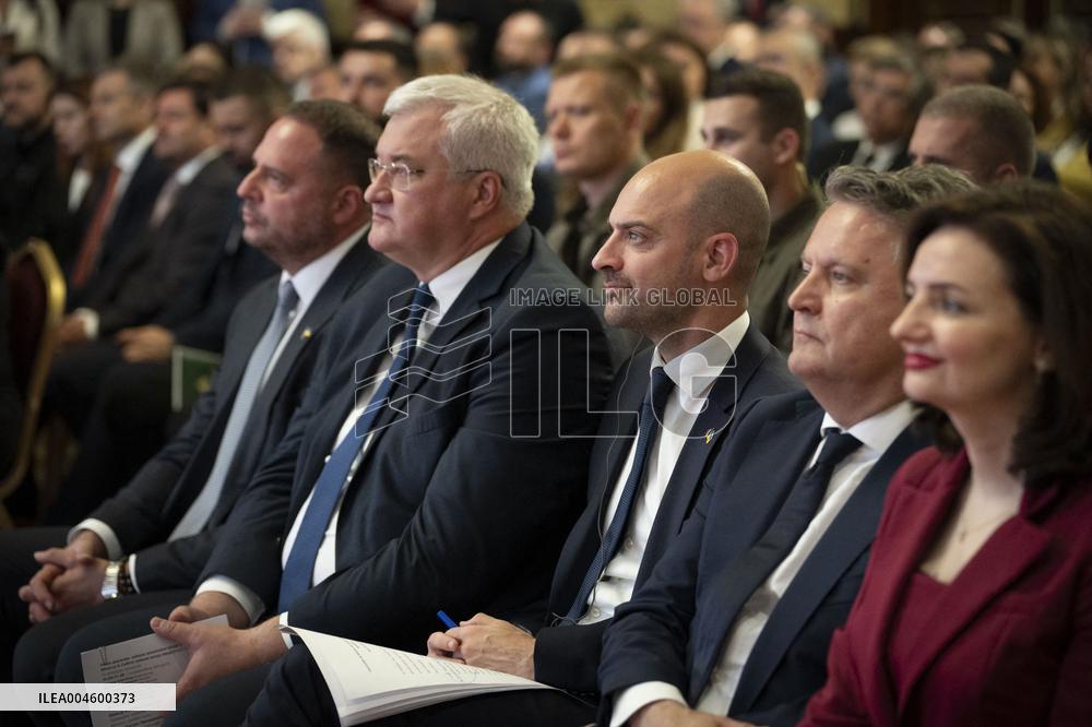 President of Ukraine Meets with Minister for Europe and Foreign Affairs of France - Kiyv