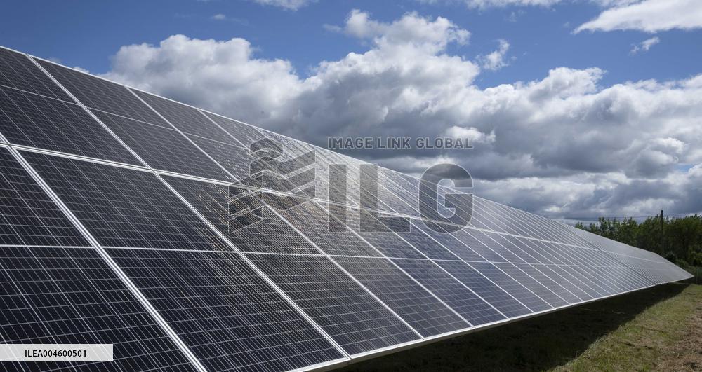 Robert-A.-Boyd Solar Power Plant - Canada