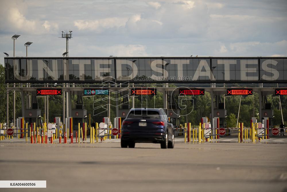 United Stades And Canada Border - Canada