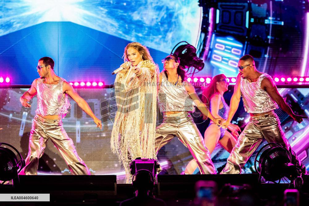 Jennifer Lopez In Concert - Lucca
