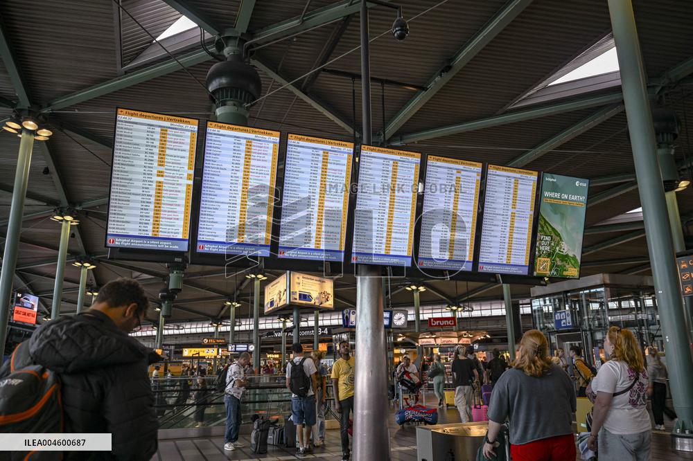 Busiest Travel Day At Schiphol Airport - Amsterdam