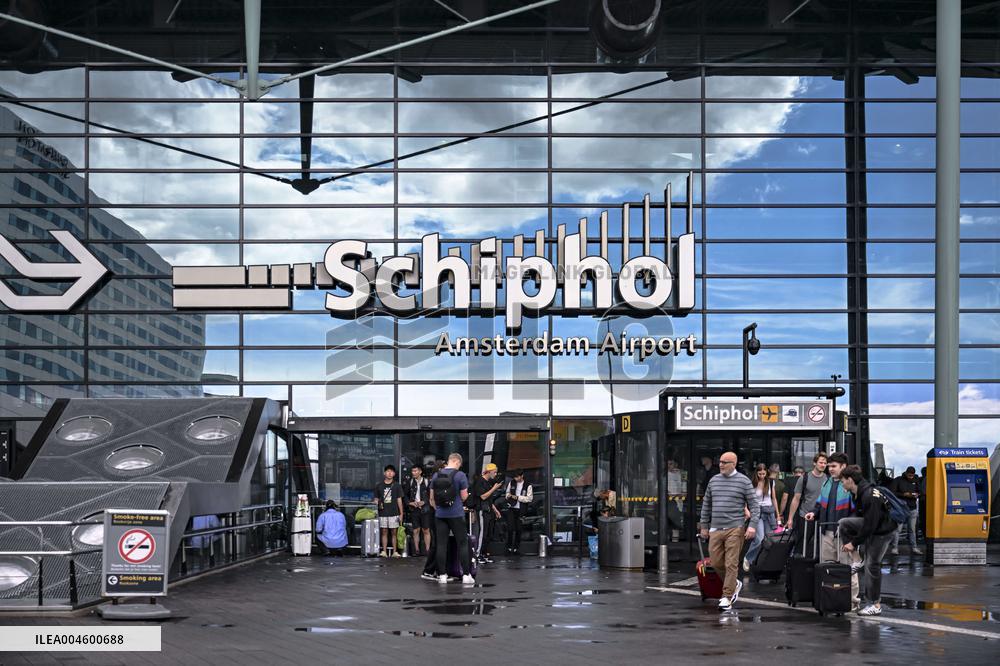 Busiest Travel Day At Schiphol Airport - Amsterdam