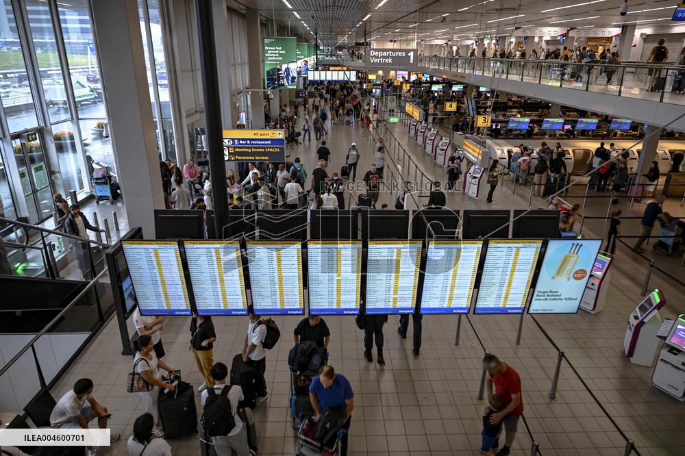 Busiest Travel Day At Schiphol Airport - Amsterdam