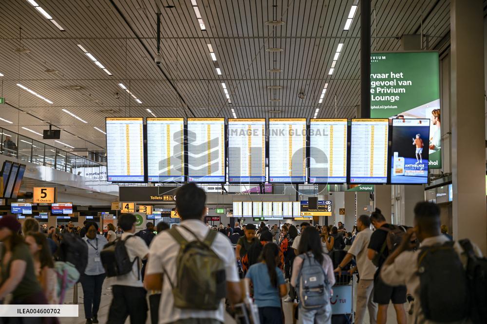 Busiest Travel Day At Schiphol Airport - Amsterdam