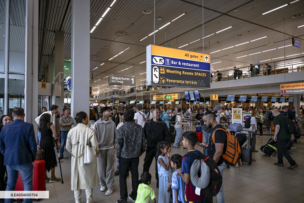 Busiest Travel Day At Schiphol Airport - Amsterdam