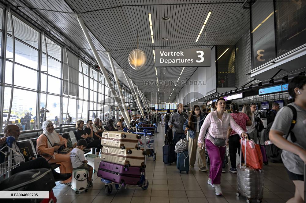 Busiest Travel Day At Schiphol Airport - Amsterdam