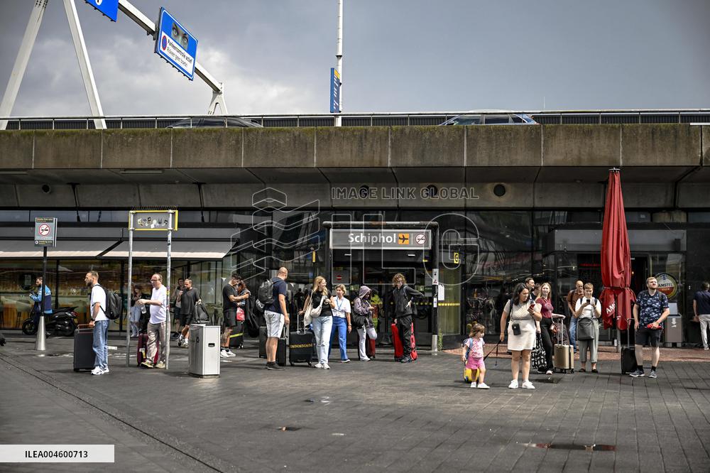 Busiest Travel Day At Schiphol Airport - Amsterdam