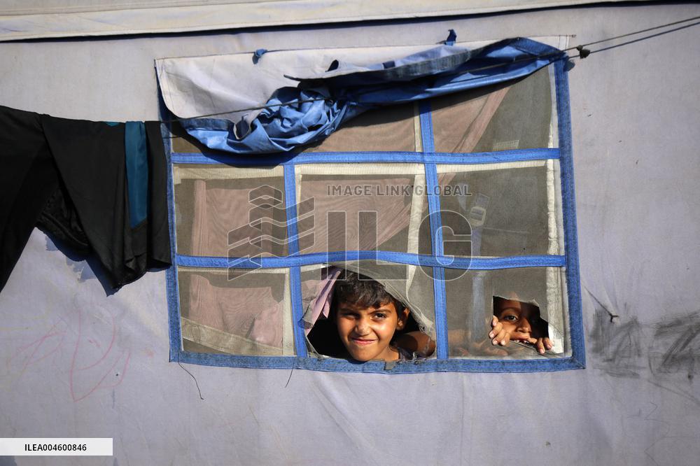 Displaced Palestinian Children At Shelter - Gaza