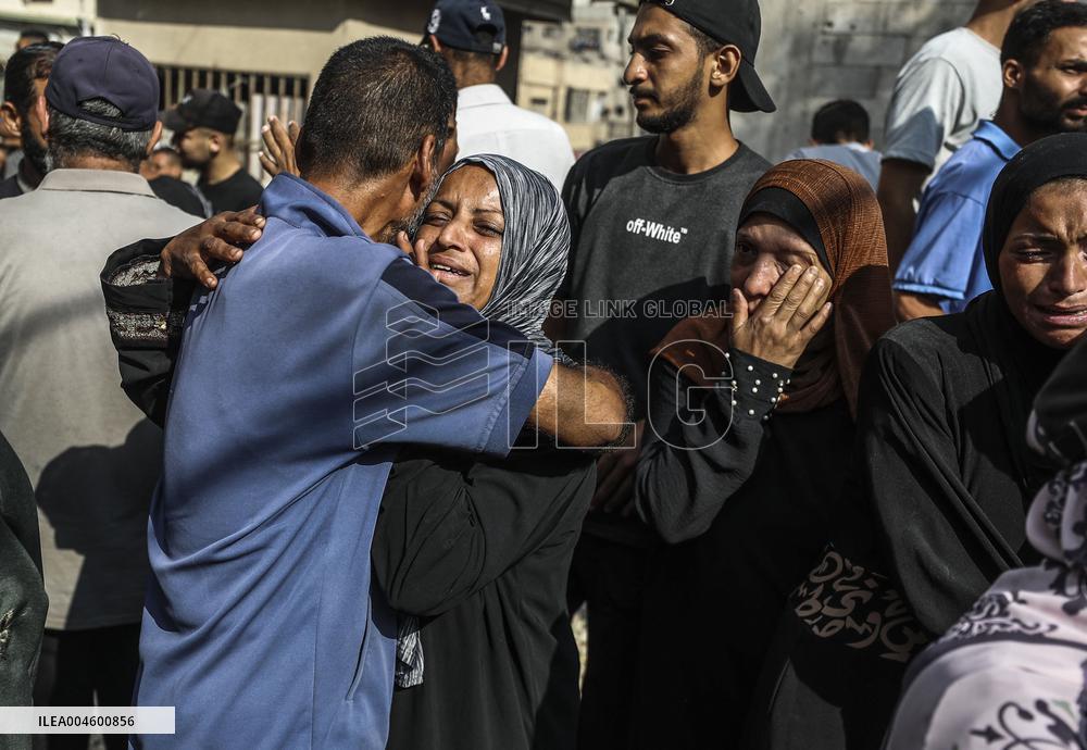 Palestinians Mourn Victims Of Israeli Airstrike - Gaza
