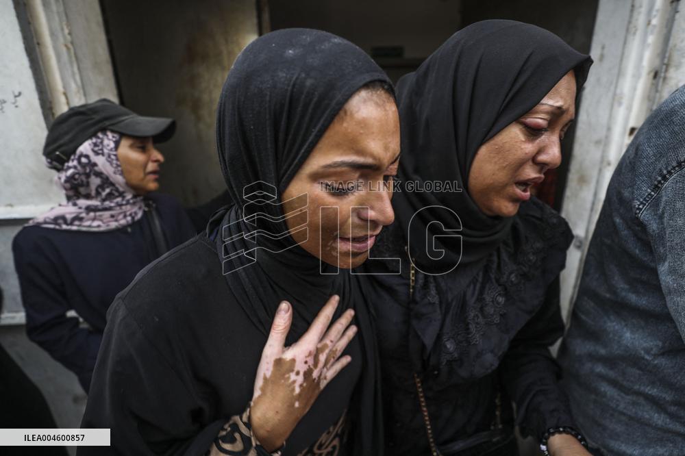 Palestinians Mourn Victims Of Israeli Airstrike - Gaza