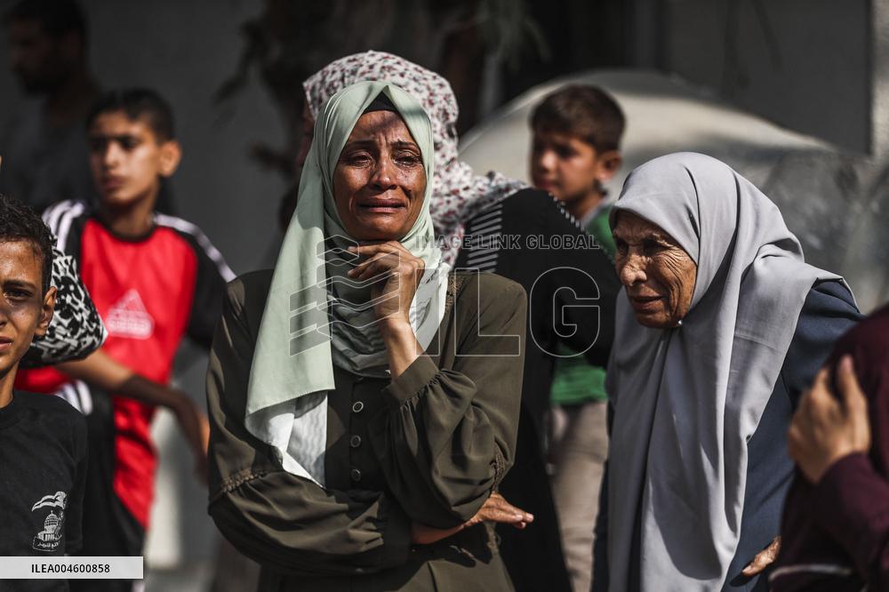 Palestinians Mourn Victims Of Israeli Airstrike - Gaza