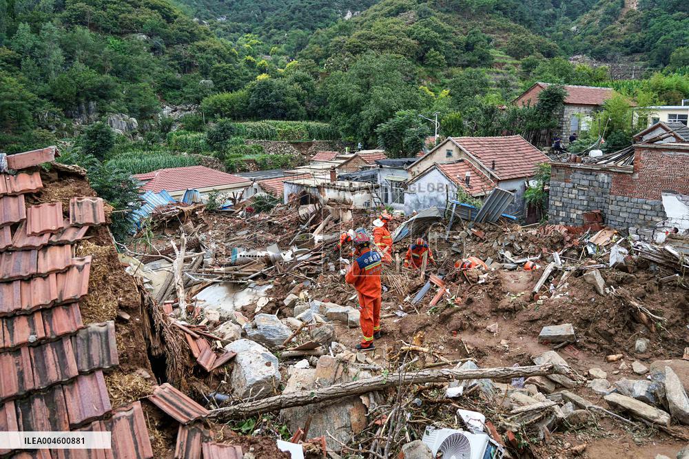 Flash Flood Destroys Laiwu District in Jinan - China