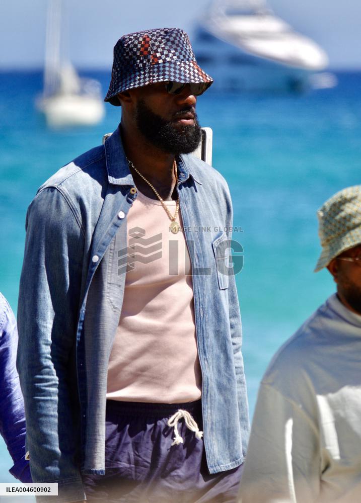 Lebron James Spotted At Club 55 - Saint Tropez