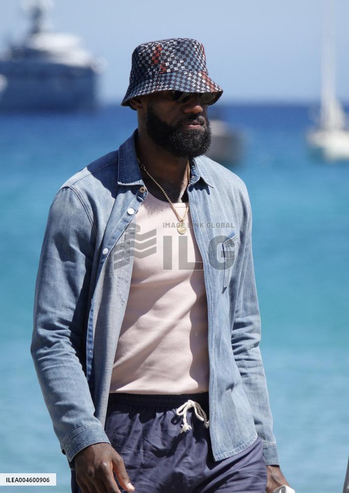 Lebron James Spotted At Club 55 - Saint Tropez