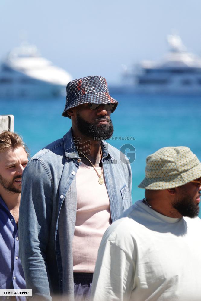 Lebron James Spotted At Club 55 - Saint Tropez