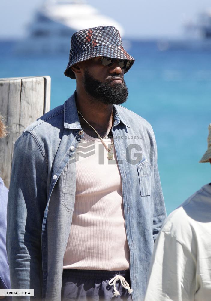Lebron James Spotted At Club 55 - Saint Tropez