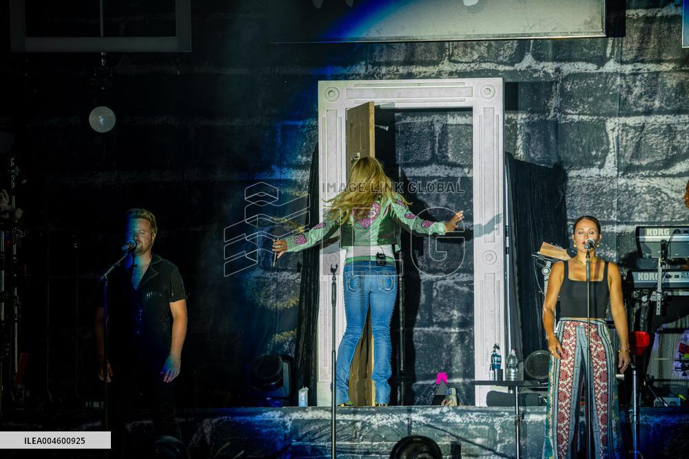 Anastacia Performs Live Concert - Italy